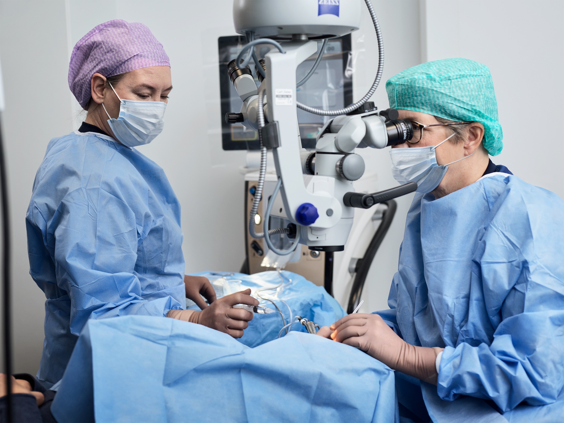 Kan jeg få narkose og bli fullstendig bedøvet i forbindelse med øyeoperasjonen?